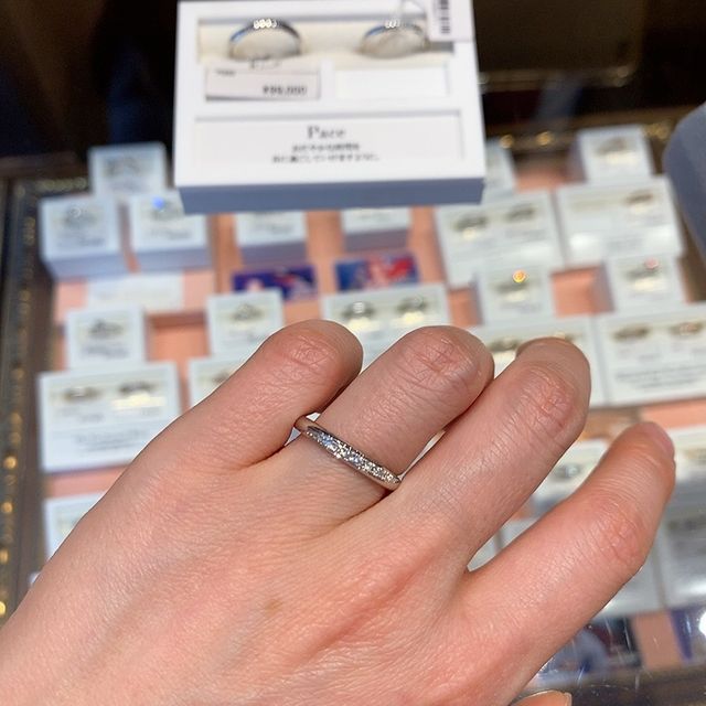 【ケイウノ ブライダル(K.UNO BRIDAL)の口コミ】 雑誌で見て、素敵だったので、実物を見に行きました。実際に実物をみて、…