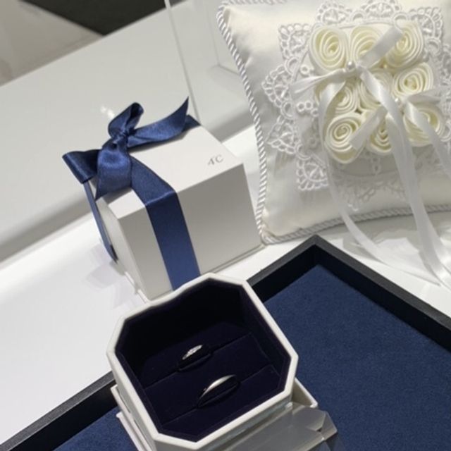 【4℃ BRIDAL(ヨンドシーブライダル)の口コミ】 色々試しましたが、ダイヤがついているデザインがいいなあと思っていて、…