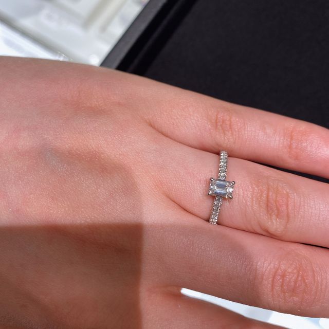 【ティファニー(Tiffany & Co.)の口コミ】 指輪がとても綺麗です。
可愛らしいデザインが多いです。ティファニーセッ…