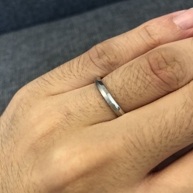 【【閉業】フラー・ジャコー(FURRER-JACOT)の口コミ】 マットと光沢を合わせることで,落ち着いた雰囲気をかもしながらも,動きに…