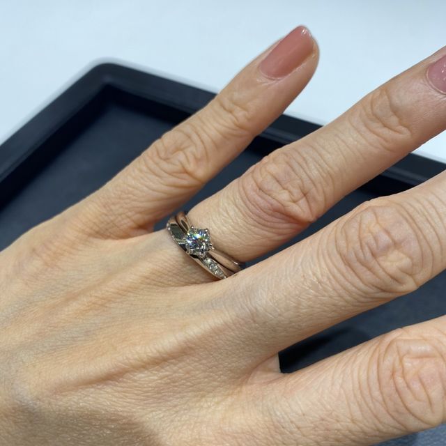 【ラザール ダイヤモンド(LAZARE DIAMOND)の口コミ】 ・アフターサービスが充実しているかつ、できれば両者が気に入ったお揃い…