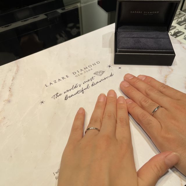 【ラザール ダイヤモンド(LAZARE DIAMOND)の口コミ】 程よい太さであり、つけ心地がとても素晴らしく、またデザインもシンプル…