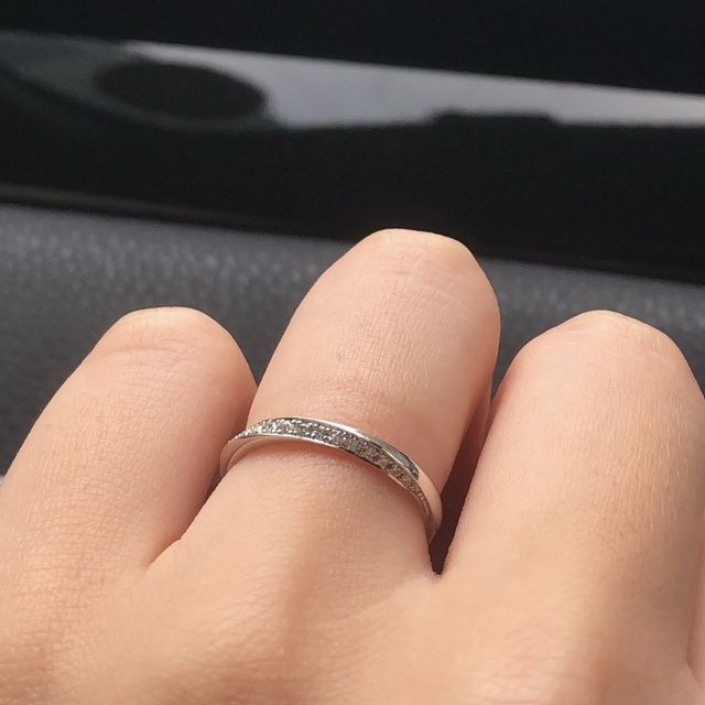 【銀座ダイヤモンドシライシの口コミ】 細身の指輪が欲しかったので、いろいろなブランドをみて、最終的に決めさ…