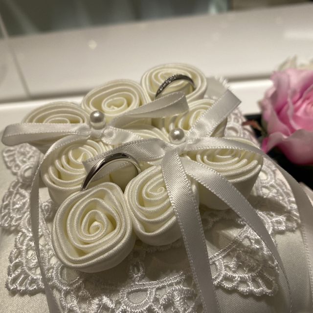 【4℃ BRIDAL(ヨンドシーブライダル)の口コミ】 3店舗ほど試着・見学し、指輪のつけ心地とデザイン、お店の方の接客の丁寧…