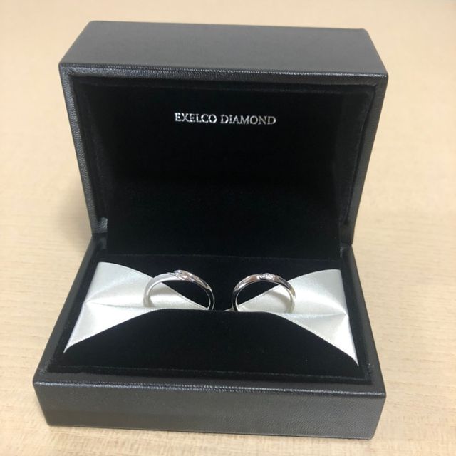 【エクセルコダイヤモンド(EXELCO DIAMOND)の口コミ】 婚約指輪はダイヤモンドの質とデザインに惹かれ購入しました。予算の範囲…