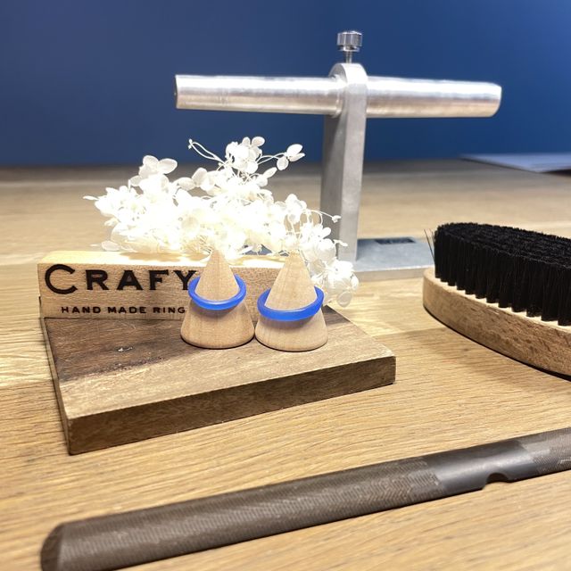 【CRAFY(クラフィ)の口コミ】 仕事がら、指輪をしない2人です
また、彼は普段からアクセサリーもしない…