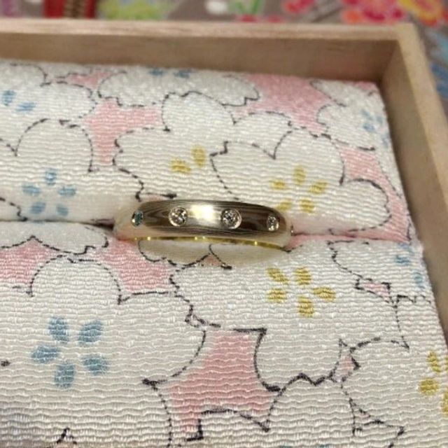 【杢目金屋(もくめがねや)の口コミ】 シンプルなフォルムであり若干丸みを帯びているので指触りが良く毎日つけ…