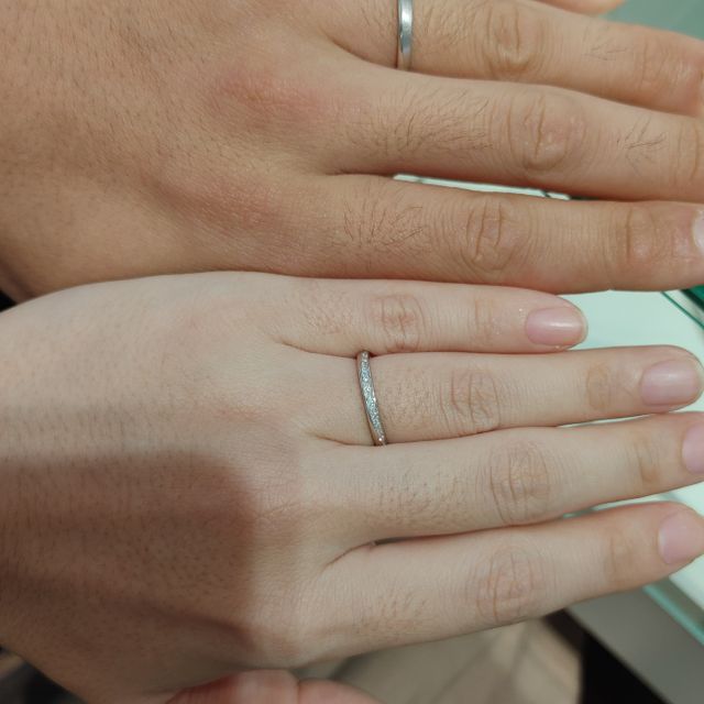 【JEWELRY STUDIO Advance(ジュエリースタジオアドバンス)の口コミ】 デザインは幅などを含め比較的自由にきめれそうでした。
主人はマット加工…