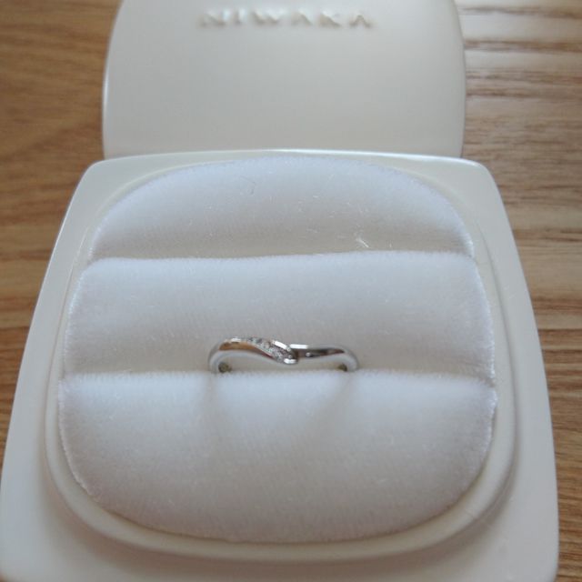 【俄(にわか)の口コミ】 指輪を選ぶときに好きなデザインが２つあって迷ったけれど、初桜は実際に…