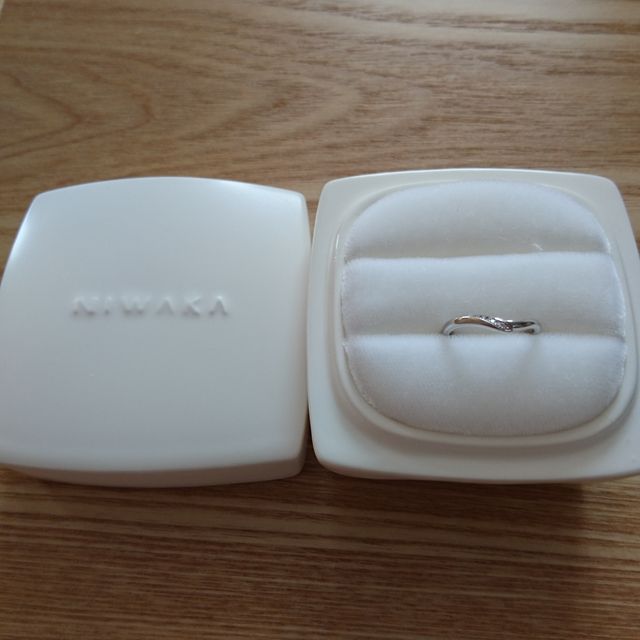 【俄(にわか)の口コミ】 指輪を選ぶときに好きなデザインが２つあって迷ったけれど、初桜は実際に…
