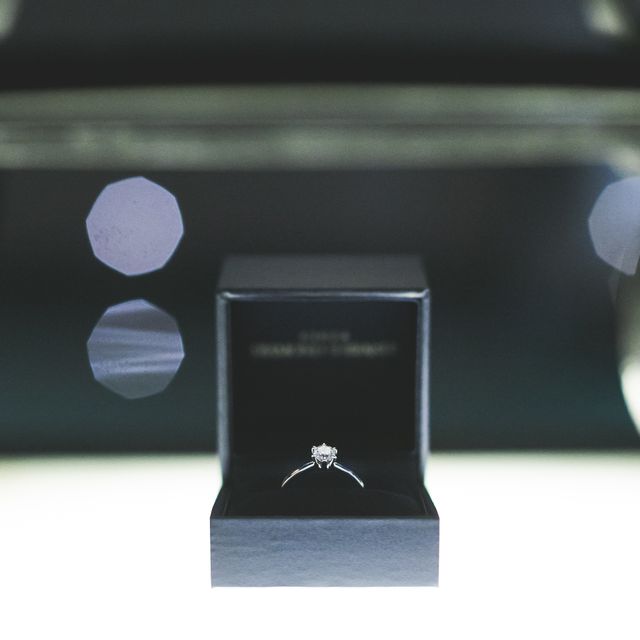 【銀座ダイヤモンドシライシの口コミ】 今回載せているのはプロポーズリングでダイヤモンドのみ本物のリングで実…