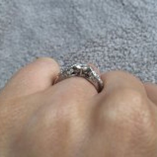 【ショーメ(CHAUMET)の口コミ】 伝統あるフランスの高級ジュエラーの商品であったことと、デザインが気に…