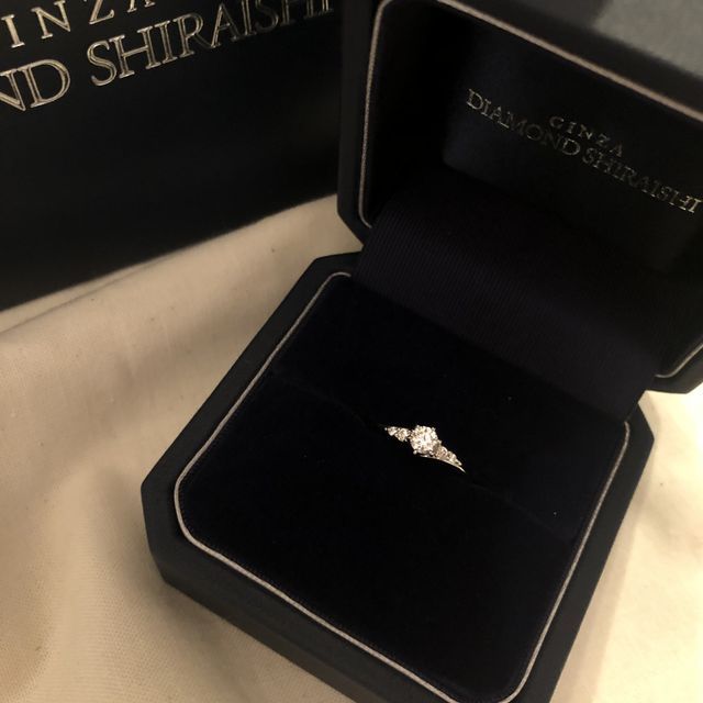 【銀座ダイヤモンドシライシの口コミ】 質 ダイヤモンドがキラキラしていて綺麗だったから。彼女に好みに合ってい…