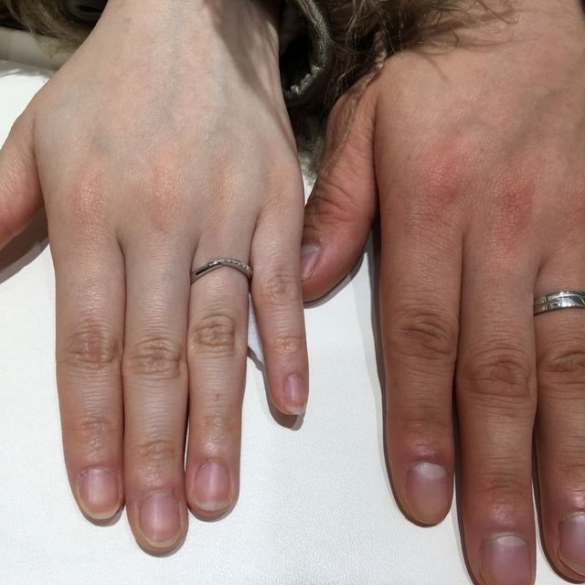 【俄(にわか)の口コミ】 夫は太めのごつめの指輪のデザインをつけたく、私は指が短く華奢なタイプ…