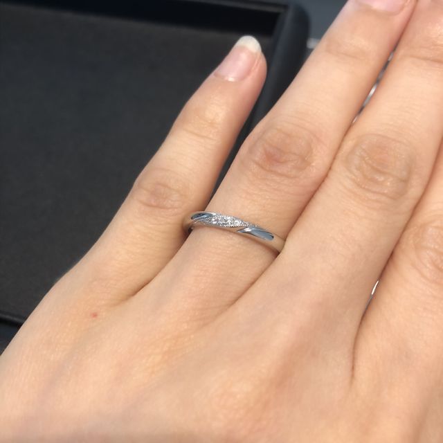 【エクセルコダイヤモンド(EXELCO DIAMOND)の口コミ】 エクセルコダイヤモンドさんにしかない、穴打ちデザインがあるリングです…