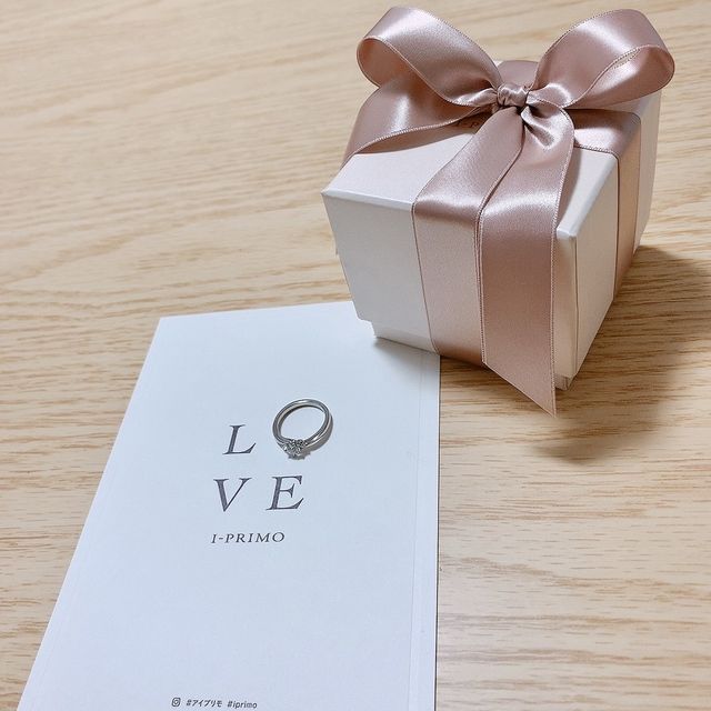【アイプリモ(I-PRIMO)の口コミ】 指輪のデザインをひとつひとつ説明して頂き、ダイヤの見え方や4cについて…
