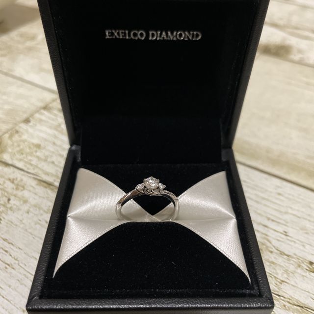 【エクセルコダイヤモンド(EXELCO DIAMOND)の口コミ】 他にも色々なブランドを見に行きましたが、やっぱり指輪のデザインとダイ…