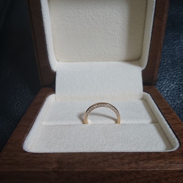 【Ponte Vecchio(ポンテヴェキオ)の口コミ】 ずっとエタニティリングが欲しかったのですが、普段使いにすると少し派手…