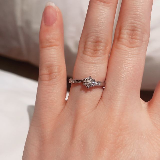 【アイプリモ(I-PRIMO)の口コミ】 彼がプレゼントしてくれました！
私に似合うものをとキラキラが大好きな好…