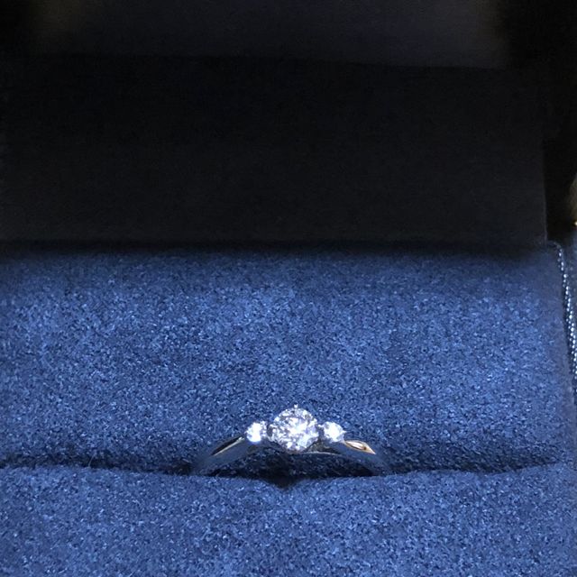 【ラザール ダイヤモンド(LAZARE DIAMOND)の口コミ】 プロポーズでダイヤモンドをいただきました。後日、特にイメージを持たな…