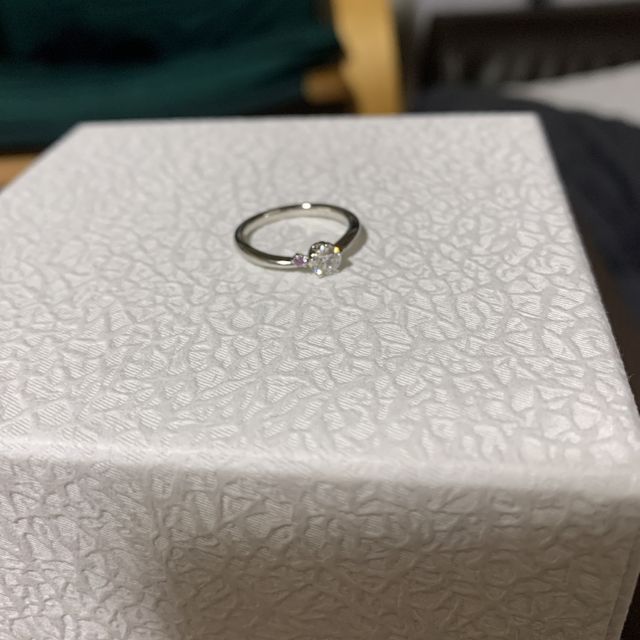 【TOMOE(トモエ)の口コミ】 デザインが良く価格も比較的良かった。また
日本のデザイナーさんとのこと…