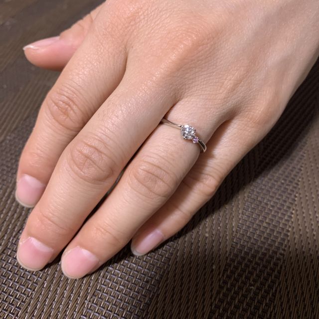 【TOMOE(トモエ)の口コミ】 デザインが良く価格も比較的良かった。また
日本のデザイナーさんとのこと…