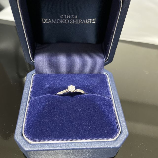 【銀座ダイヤモンドシライシの口コミ】 決め手はデザインの良さです。指輪を初めて身につけるので派手なものより…