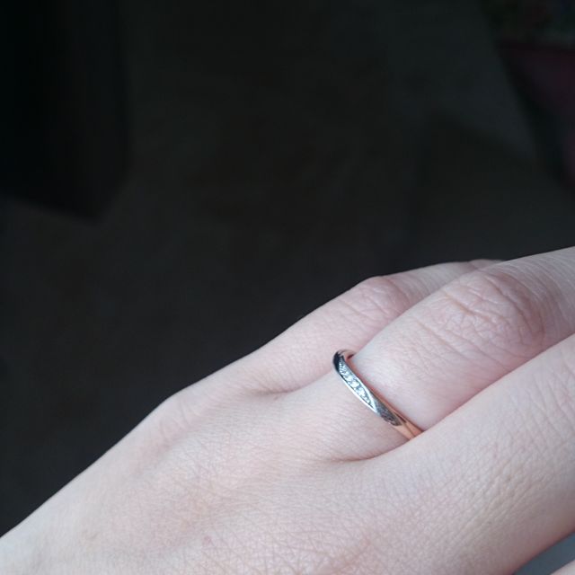 【俄(にわか)の口コミ】 指輪のブランドに詳しくなかった為、「結婚指輪 にランキング」などで検索…