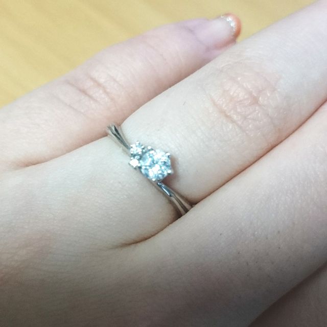 【festaria bijou SOPHIA(フェスタリア ビジュソフィア)の口コミ】 指輪の形はV字型と決めていたので、そのデザインのものをメインに探してい…