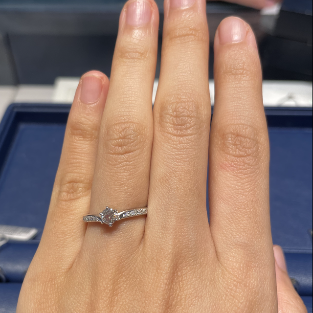 【銀座ダイヤモンドシライシの口コミ】 一応V字ラインになるみたいですが、角度がゆるやかなので、これもアリだな…