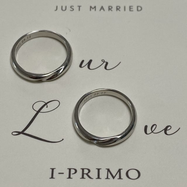 【アイプリモ(I-PRIMO)の口コミ】 指輪のデザインがシンプルなのに指が綺麗に見えて、指に入れた瞬間のスル…