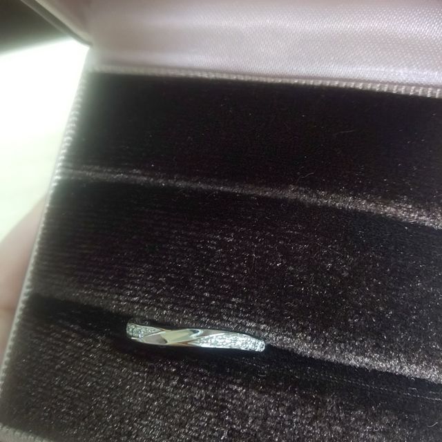 【アイプリモ(I-PRIMO)の口コミ】 婚約指輪がアンドロメダで、そのセットリングになるものがこちらのペルセ…