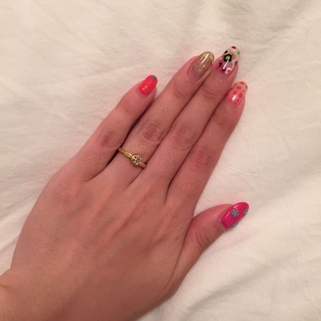 【AHKAH(アーカー)の口コミ】 ひとつ婚約指輪をサプライズでプレゼントしてくれましたが、どうしても立…