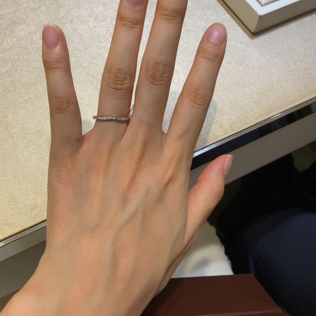 【シャネル(CHANEL)の口コミ】 華奢なデザインで、上から見るとお花の形になっており、華奢な人にとても…