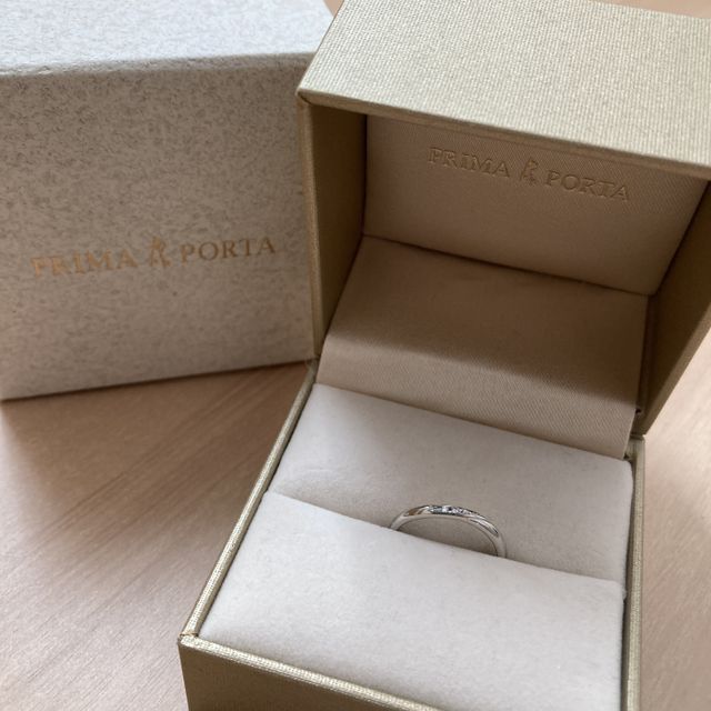 【PRIMA PORTA(プリマポルタ)の口コミ】 短くコンプレックスだった自分の指。いろんな指輪をつけさせて頂いた中で…