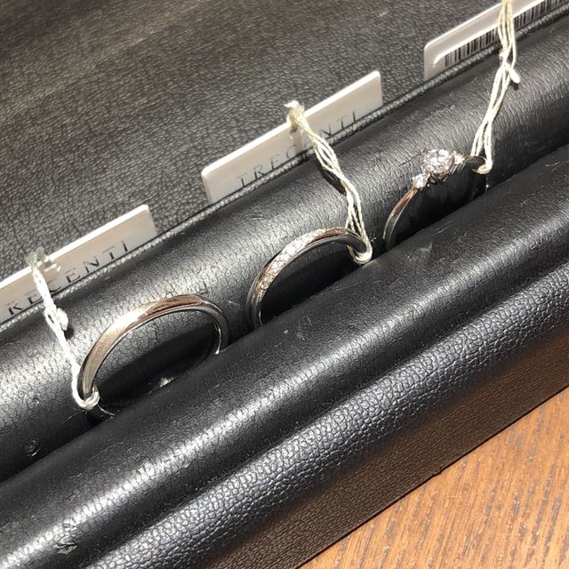【TRECENTI(トレセンテ)の口コミ】 婚約指輪のアームが中心に向かって細くなっているのが華奢で繊細な感じが…