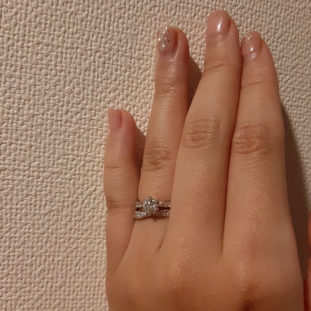 【宝寿堂(ほうじゅどう)の口コミ】 この指輪の決め手は価格。
そして、アフターケアが充実しており、長年お世…