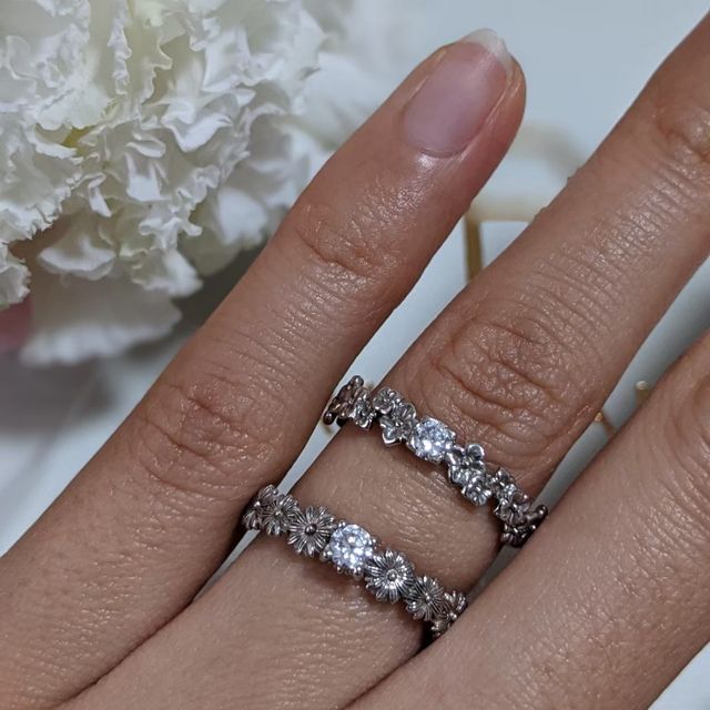 【BELLE BLANCHE(ベルブランシュ)の口コミ】 婚約指輪ではブーケシリーズが細かいところまでデザインされております、…