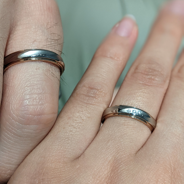 【銀座ダイヤモンドシライシの口コミ】 太めのデザイン、ストレート、コンビネーションリング、鏡面のピカピカし…