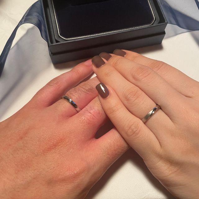 【銀座ダイヤモンドシライシの口コミ】 マット加工とプラチナ部分のコンビネーションが、光の当たり方で見え方が…