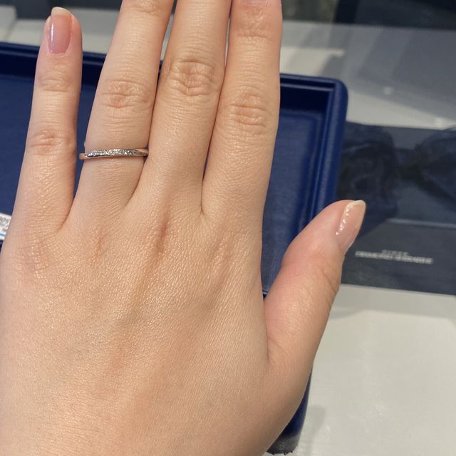 【銀座ダイヤモンドシライシの口コミ】 ダイヤ入りにするのは決めていましたがカタログを見ると種類が沢山でどれ…