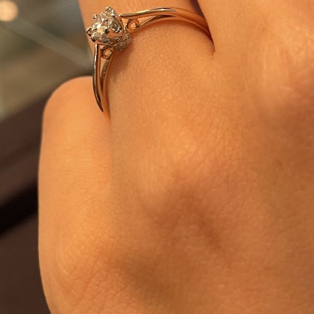 【BIJOUPIKO(ビジュピコ)の口コミ】 上から見るとシンプルで王道の感じですが、横から見た感じがとにかくかわ…