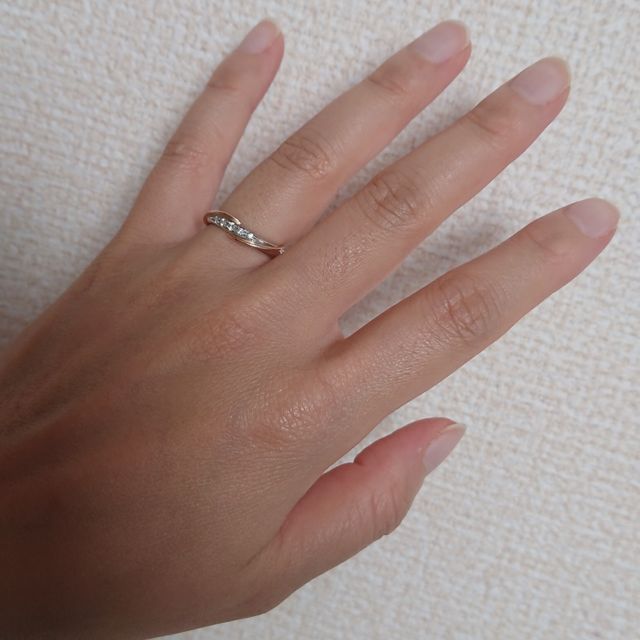 【アイプリモ(I-PRIMO)の口コミ】 ゴールドとシルバーのコンビネーションで流れるようなデザインが個性的で…