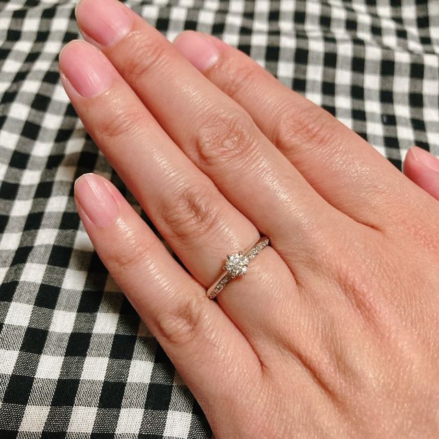 【ラザール ダイヤモンド(LAZARE DIAMOND)の口コミ】 こちらに伺う前に数店舗試着をしてきました。

沢山見すぎて、自分はどの…