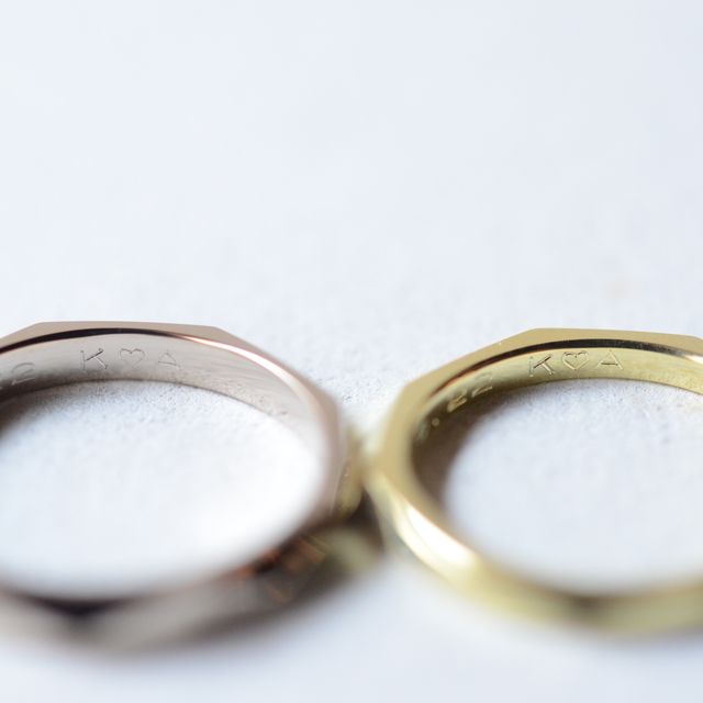 【CRAFY(クラフィ)の口コミ】 たくさんの金属の種類のサンプルを試着し、金属の種類を選びました。
そこ…