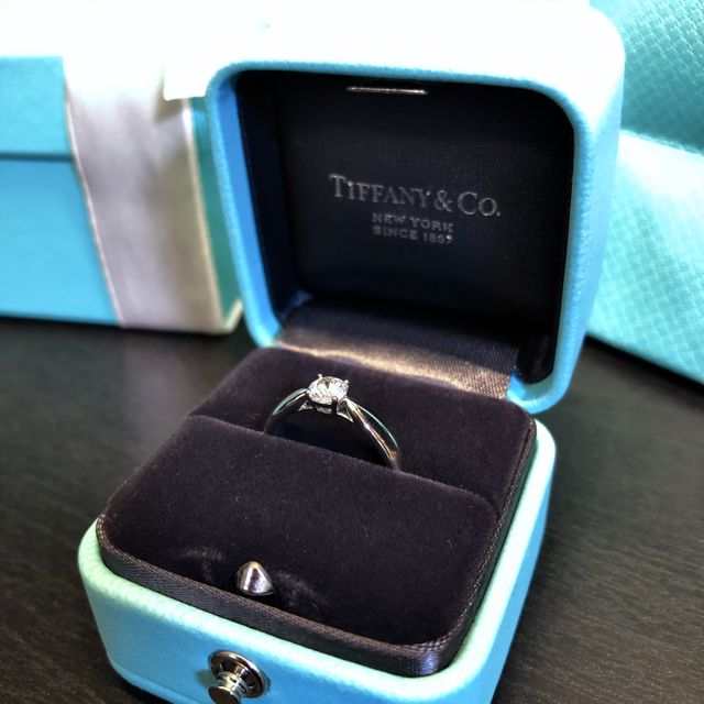 【ティファニー(Tiffany & Co.)の口コミ】 デザインが可愛らしく妻に似合うと思ったため。
様々なお店を巡ったがダイ…