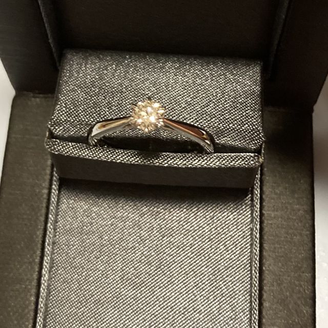 【ラザール ダイヤモンド(LAZARE DIAMOND)の口コミ】 どのシチュエーションでも、何歳になっても似合うシンプルなデザインを考…