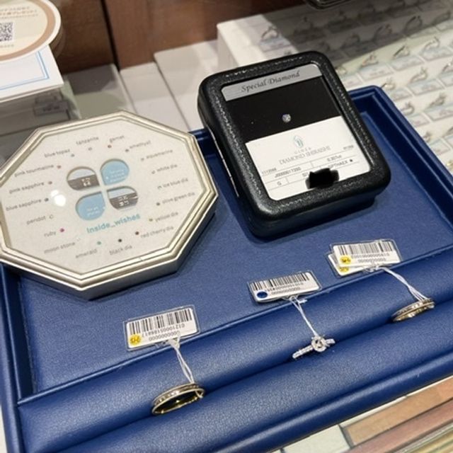 【銀座ダイヤモンドシライシの口コミ】 彼女と一緒に訪問しましたが、事前にどういうデザインが良いかを聞いてい…