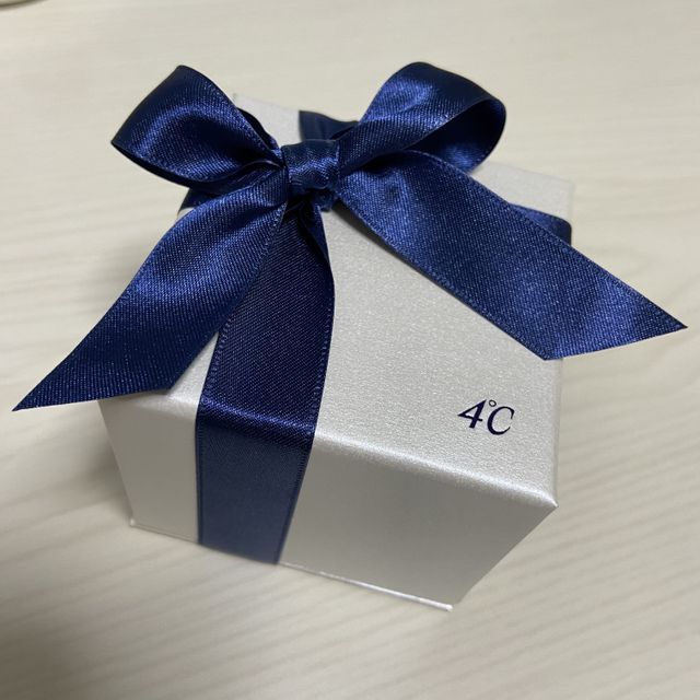 【4℃ BRIDAL(ヨンドシーブライダル)の口コミ】 デザインと価格。保証がしっかりあるところも今後長くつけるにあたって大…