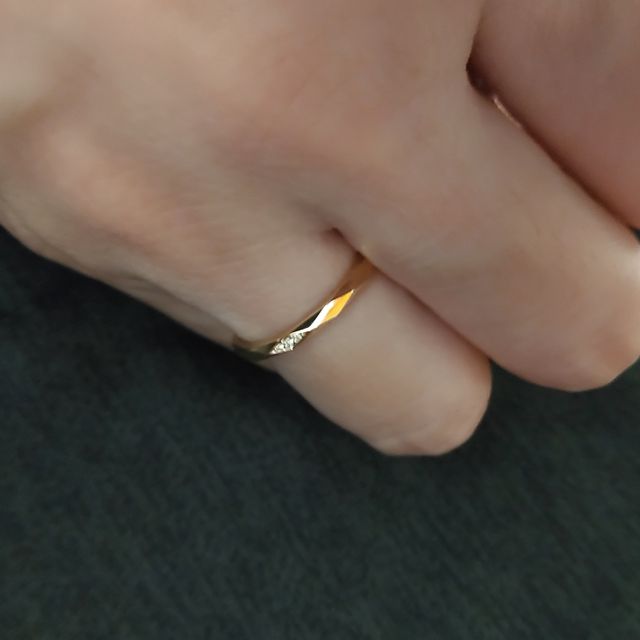 【LOVE NOTESの口コミ】 凹凸が少なく、シンプルなデザインが希望でした。相談させて頂くなかいく…